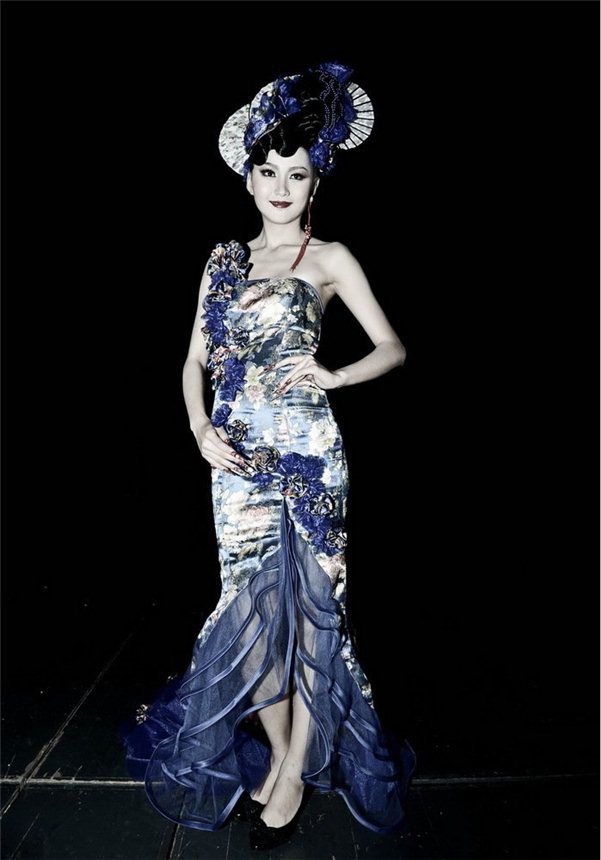 美(měi)容美发化妆比赛(sài)作(zuò)品 美容(róng)美(měi)发化(huà)妆比赛作品