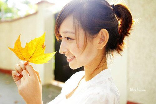 拍照(zhào)姿(zī)势大全 拍照姿势大(dà)全